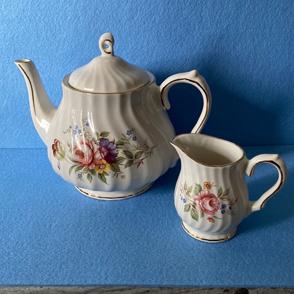 Sadler Tea Pot and Creamer